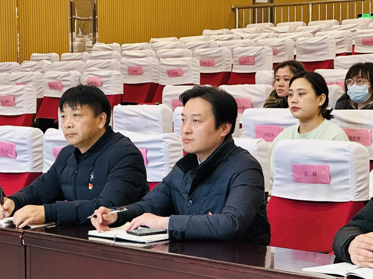 【石抱树·先锋行】(主题党日)学习身边榜样,汲取奋进力量 ——南京市金陵小学广志路校区党支部开展(1)_html_m165b1698.jpg