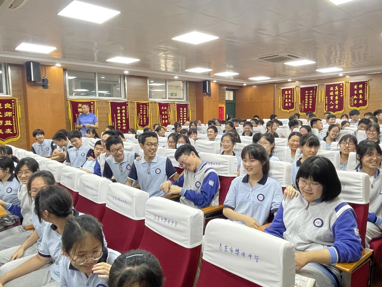 【尚真华电】心动力，行未来 ——华电中学举行2022届九年级励志讲座_html_9d78062.jpg