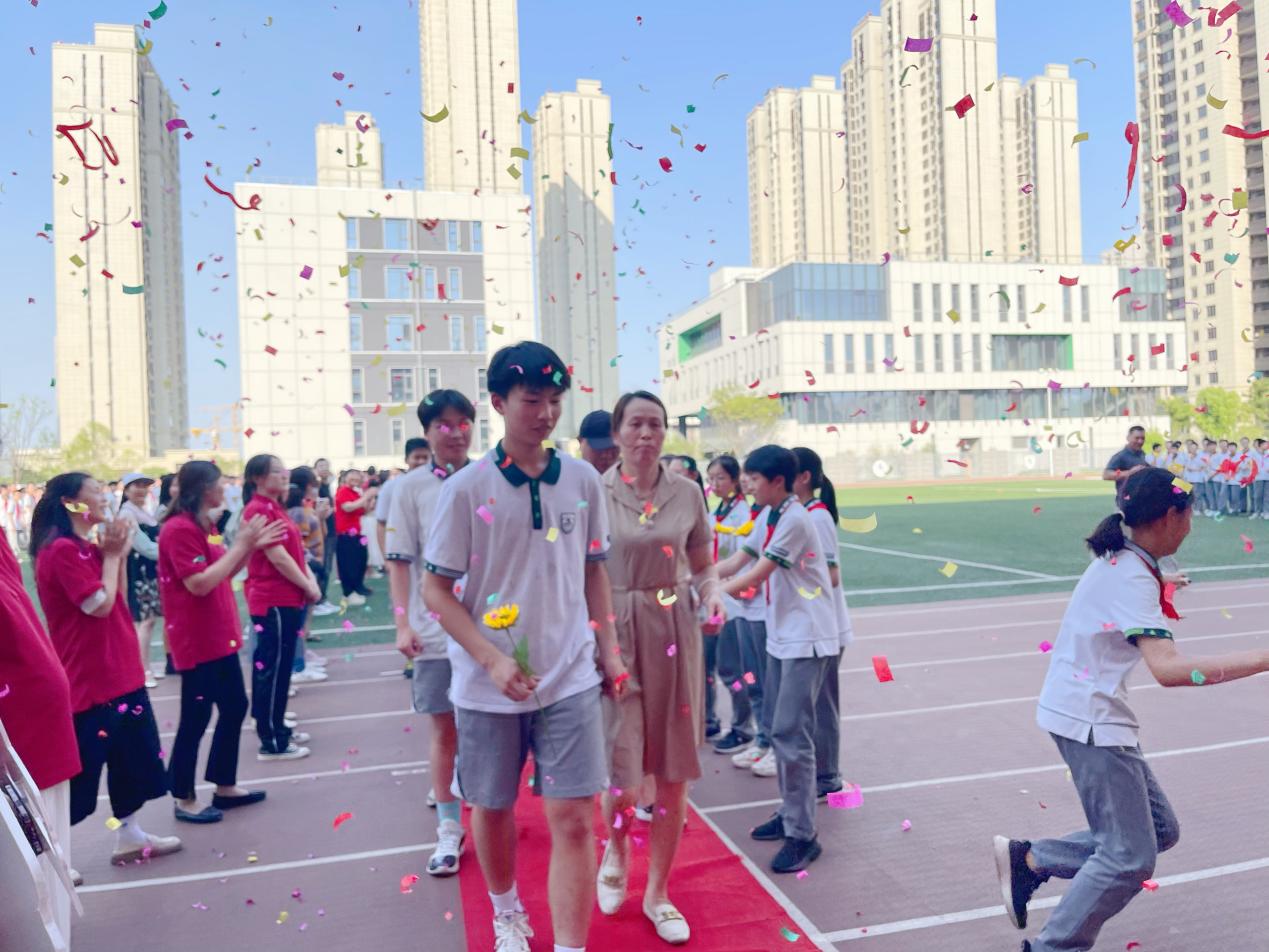 2019级中考壮行仪式新闻稿_html_66a04205.jpg