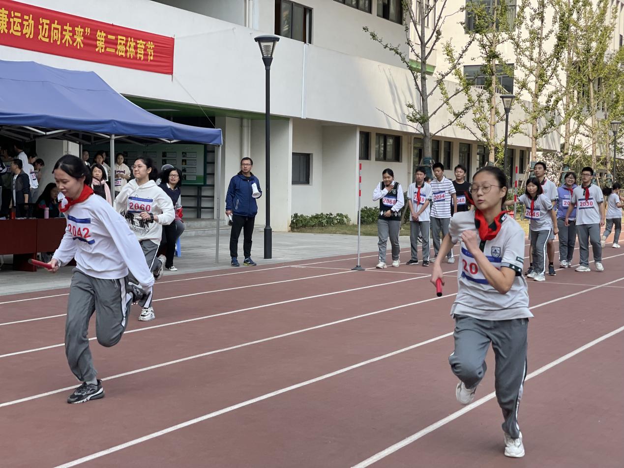 运动会新闻稿_html_6d428a2b.jpg