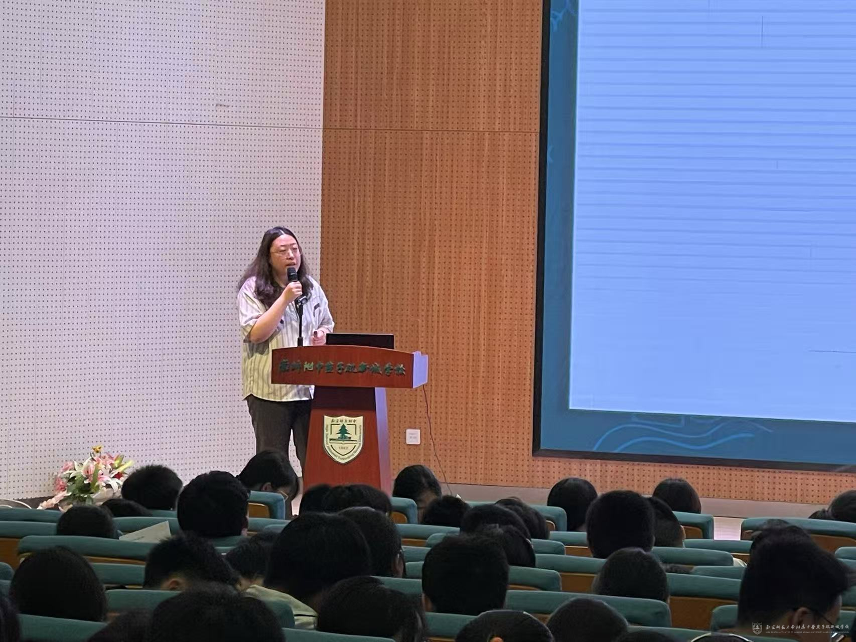 【附中燕子矶初中部】我校初三备课组在党员先锋队引领下开展精彩考前讲座