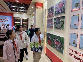 南京市花港第一小学民族团结进步宣传月活动总结_html_m4c620af7.jpg