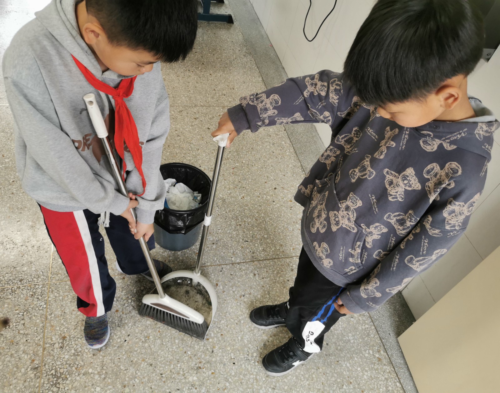 【花港一小】金陵娃，一起劳动吧——花港一小“劳动教育周”系列活动之校园劳动