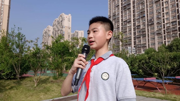 【花港一小】颁发流动红旗 传承文明风尚（八十一）