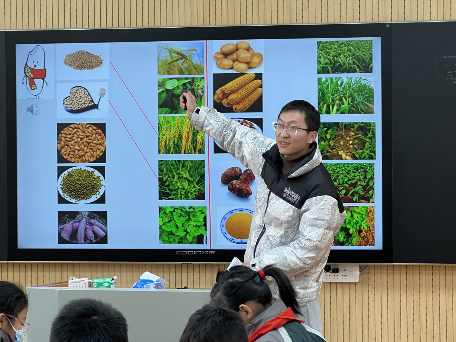 【花港一小】共研共学共成长  区教研员刘云珍老师莅临花港一小进行教学指导