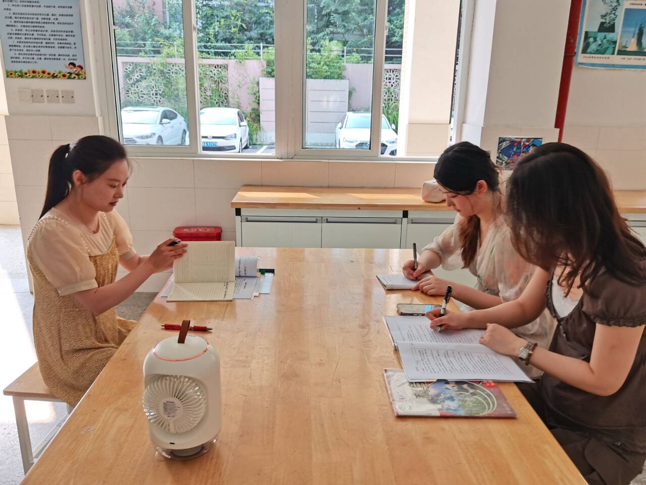 科学组.jpg