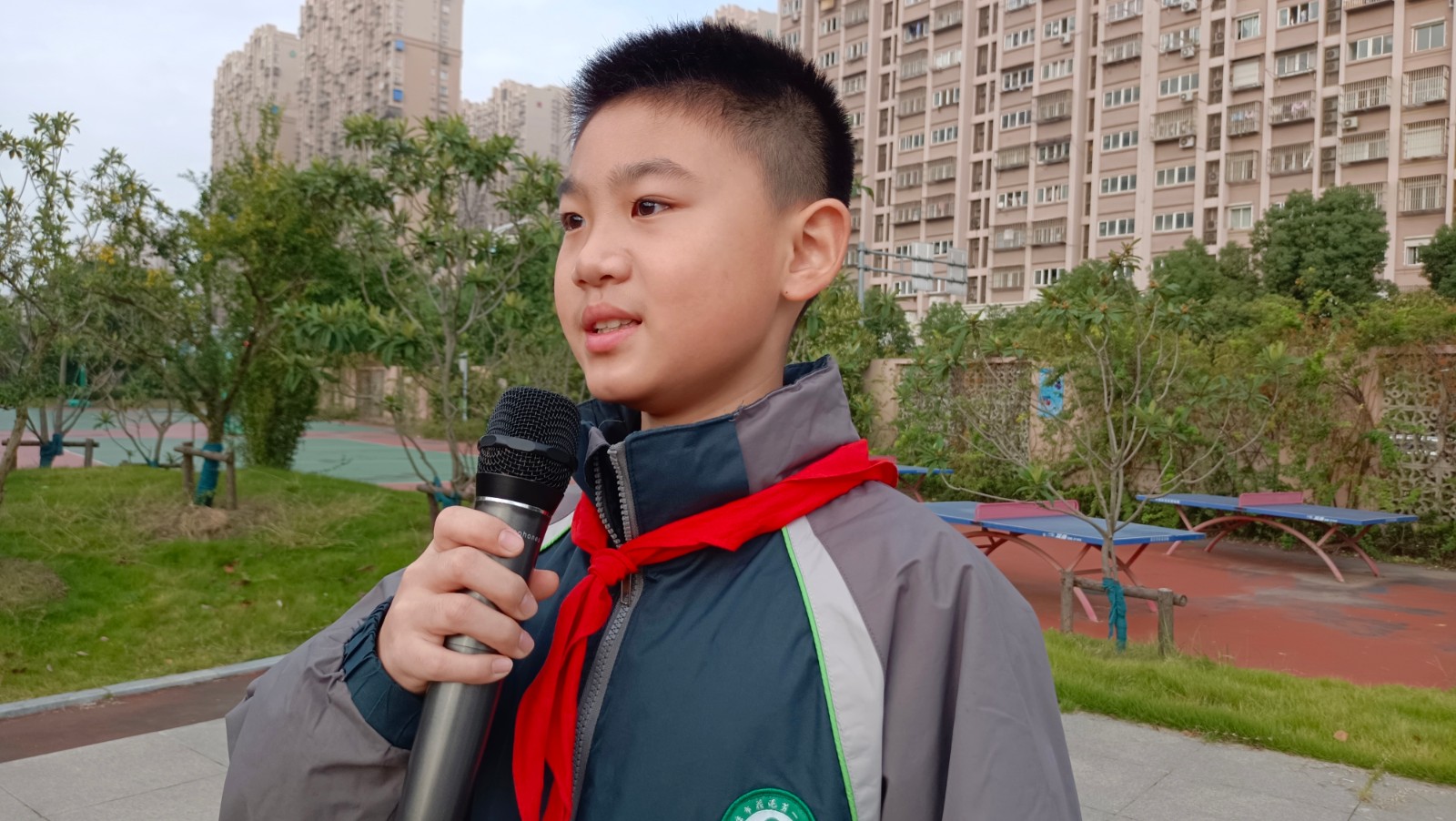 【花港一小】颁发流动红旗，传承文明风尚（六十二）