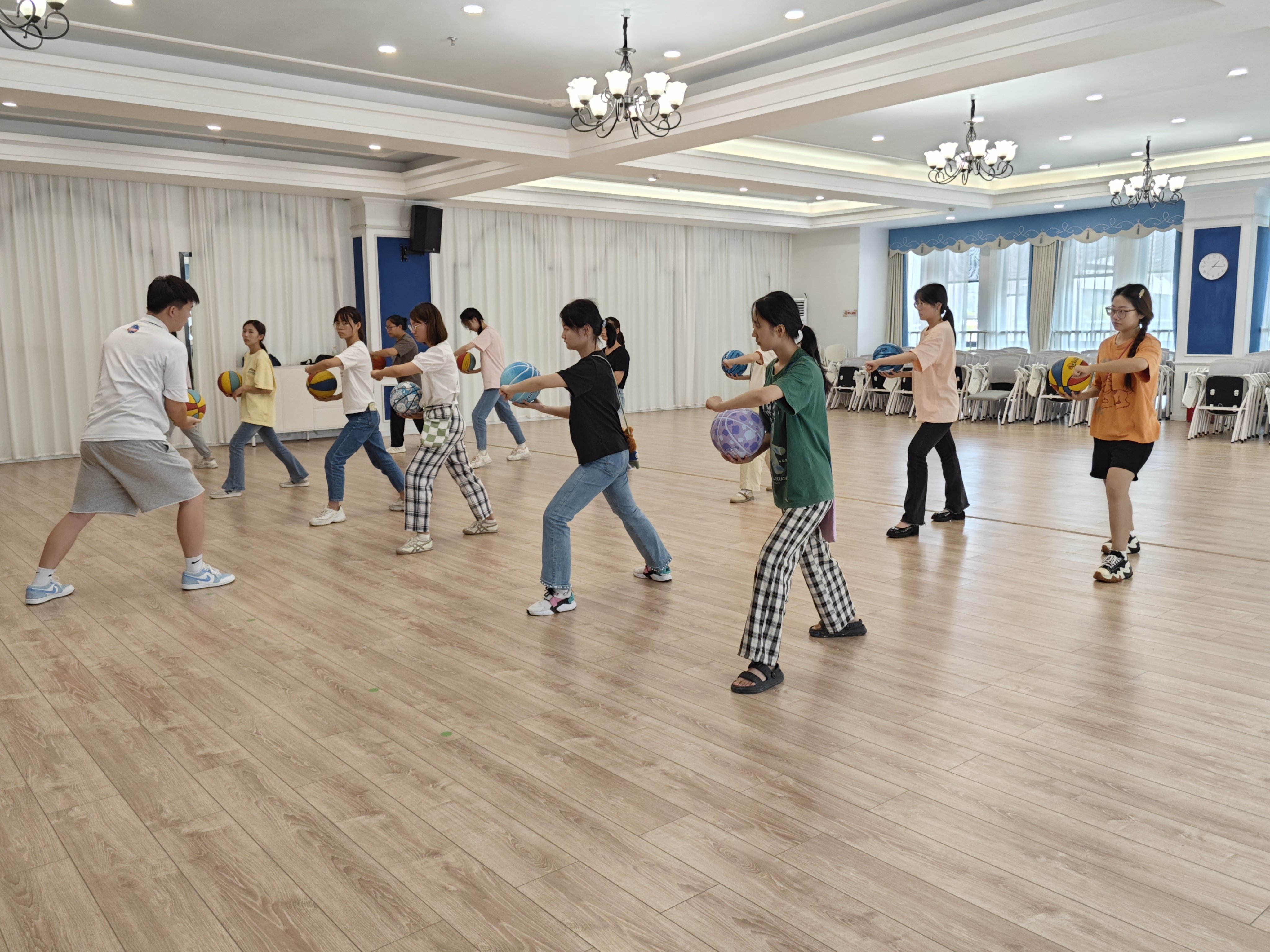 篮球培训新闻_html_m366ca899.jpg