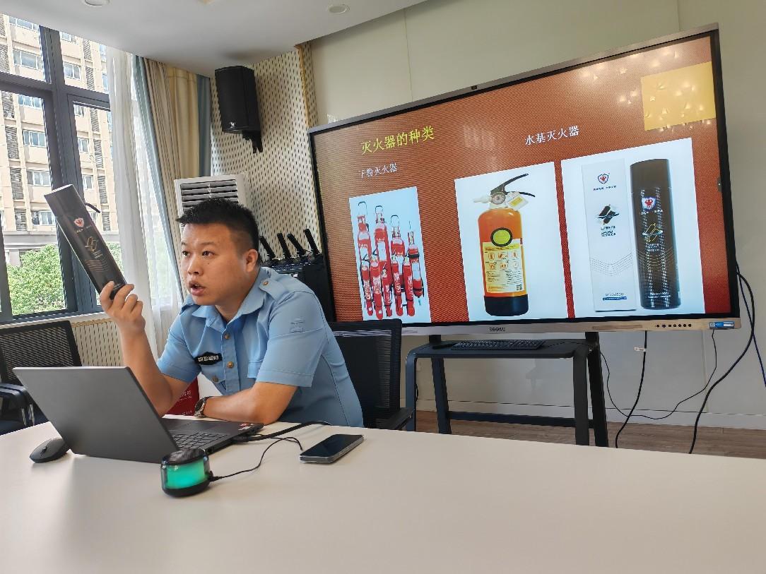 消防培训演练新闻_html_m31deef30.jpg