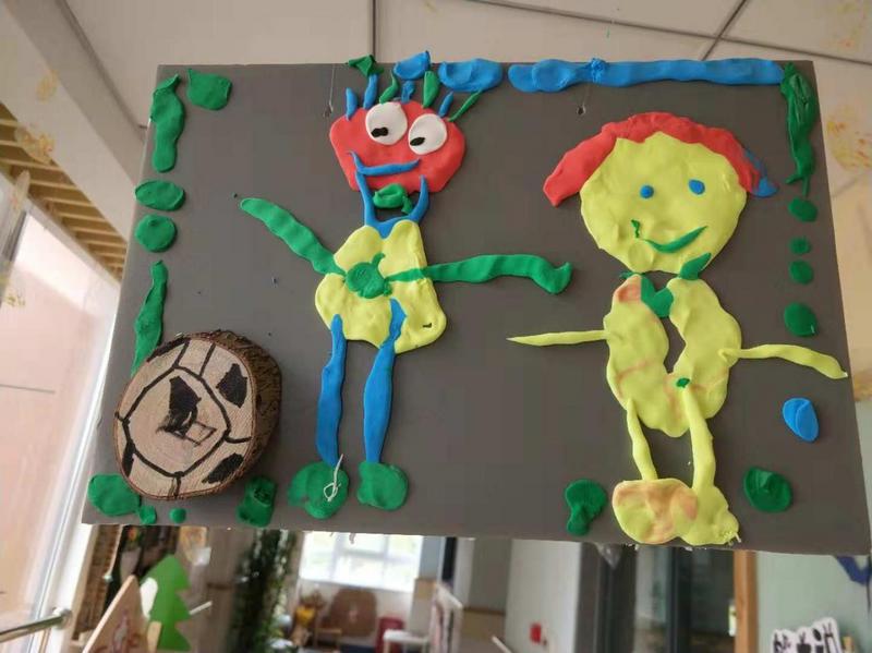 幼儿足球绘画作品_html_36f8202f.jpg