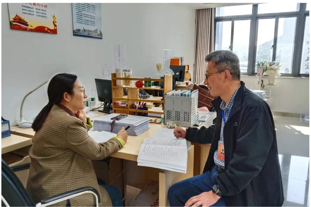 【温暖金初】常态督导引领航向 认真落实课程方案——记栖霞区教育督导室责任督学刘其明校长莅临我校督导检查