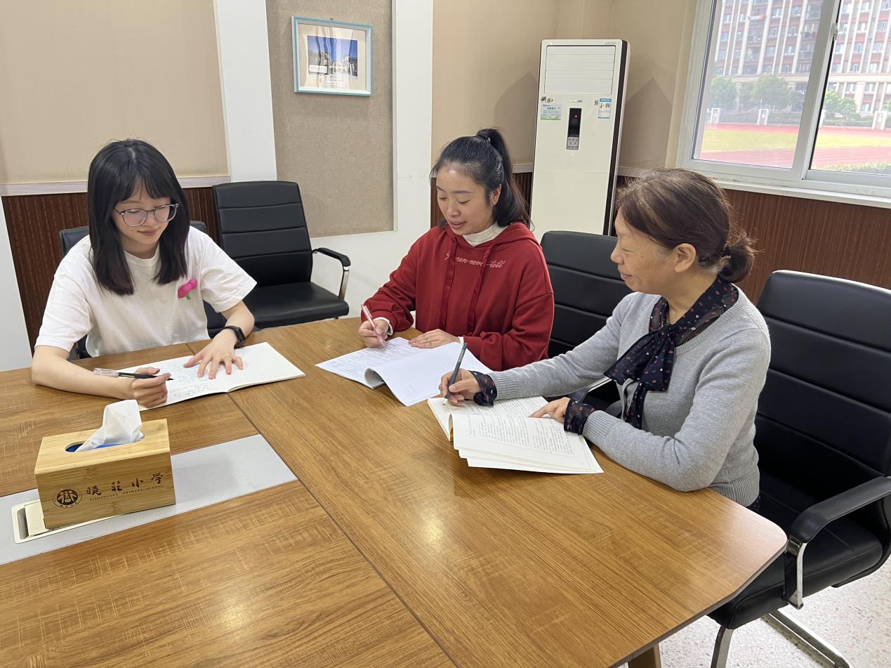  特色线描画美术课程校本课程研发——晓庄小学文濬校区美术组校本研修实践（一）_html_e15c53b.jpg