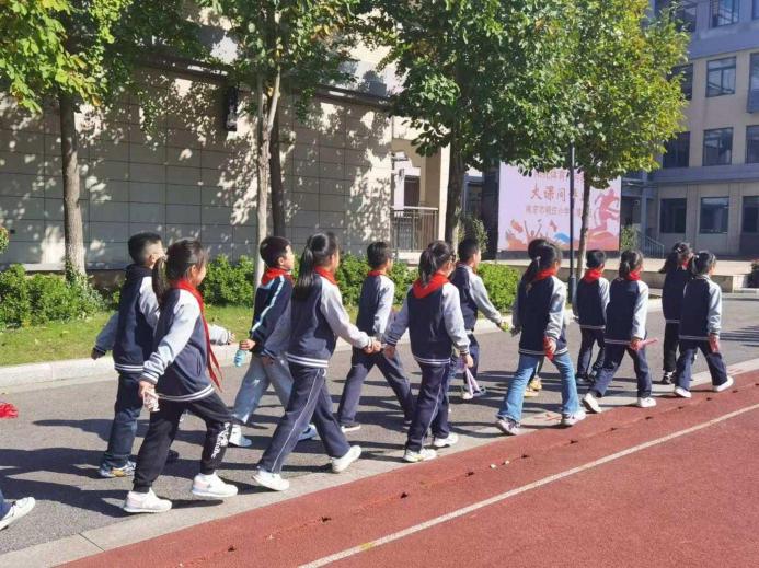 2.2024年9月大课间进退场活动报道_html_m28502c98.jpg