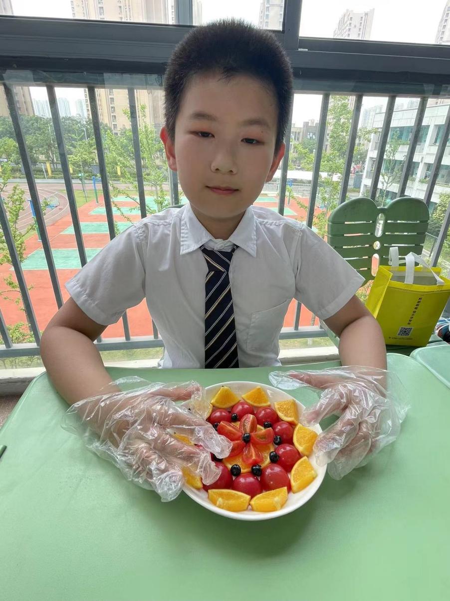 【正学丁三】劳动乐体验 快乐伴童行_html_17cc62c4.jpg