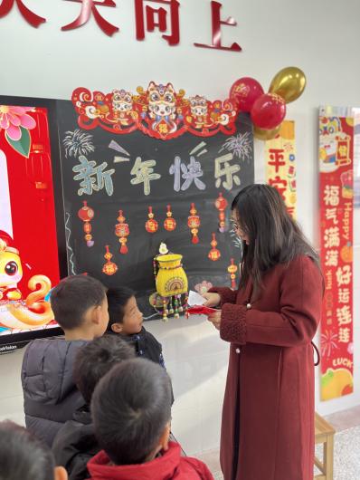 【正学丁三】灵蛇启智 精彩无“笔”—— 南京市丁家庄第三小学一、二年级无纸化测试活动_html_m48373609.jpg