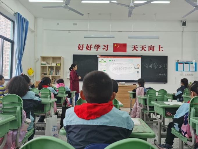 【正学丁三】讲红色故事，诉英烈衷肠(1)_html_m3b450e0b.jpg