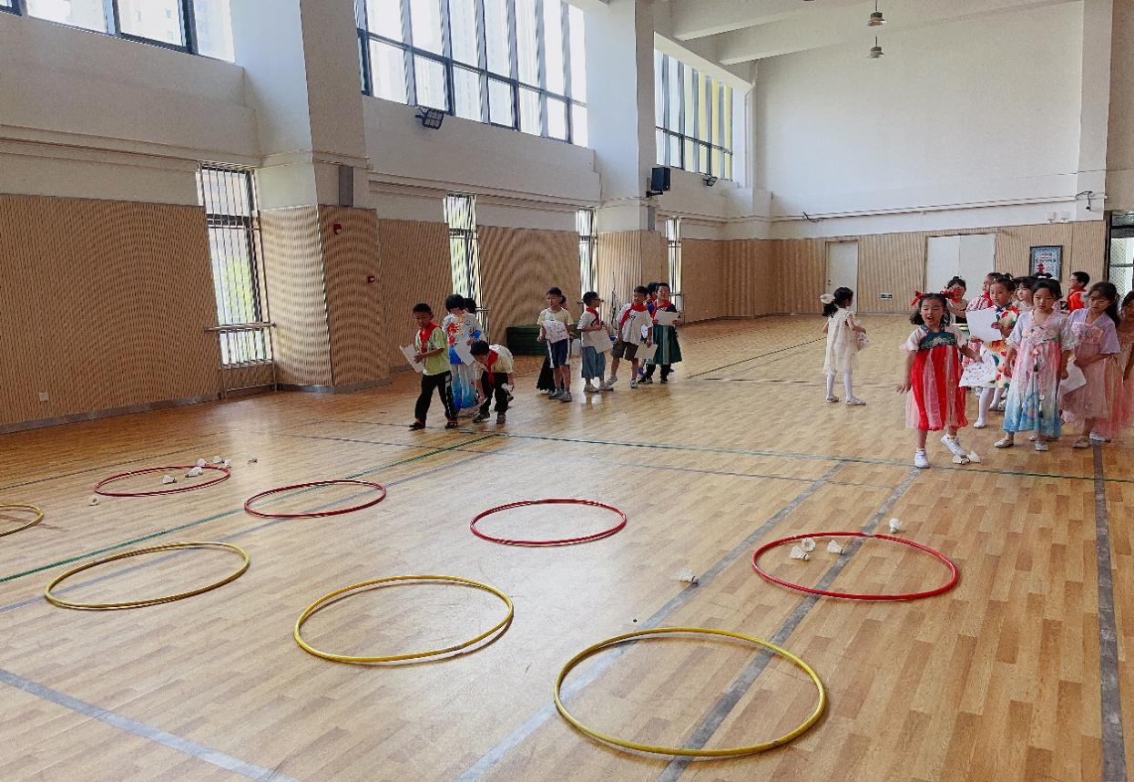 无纸化测评丁三小学活动侧记(新)_html_5cbd178.jpg