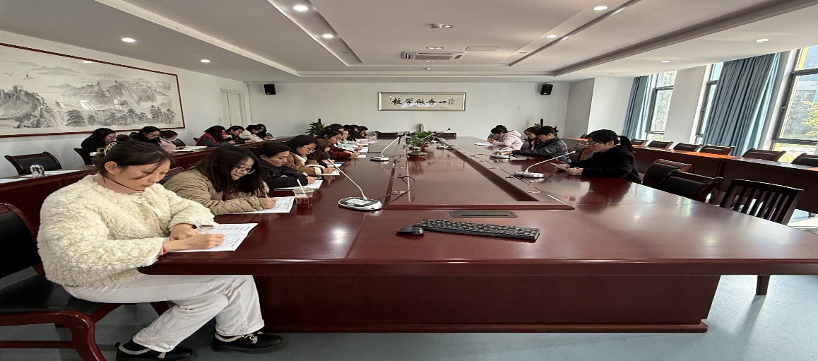 班主任例会报道(1)_html_576f795.jpg