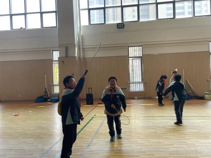 【正学丁三·德育】“羽”你同行 快乐陪伴_html_m65f2f34f.jpg