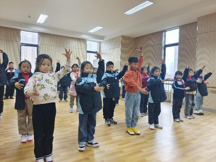 多彩社团 助力成长--南京市丁家庄第三小学社团活动侧记_html_3ad8259c.jpg