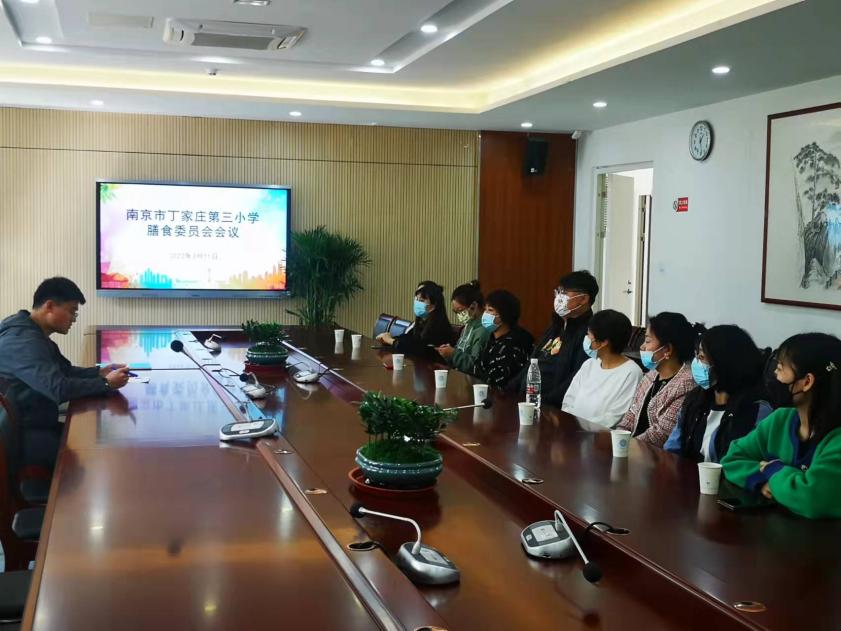 【正学丁三】每“食”每刻，尽“膳”尽美——丁家庄第三小学膳委会活动侧记_html_7a881c08.jpg