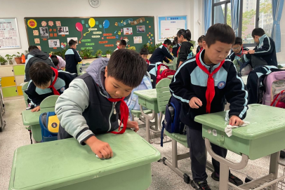 【正学丁三·德育】家校齐心协力，共建美丽校园——丁家庄第三小学大扫除活动侧记_html_m1a763dc1.png