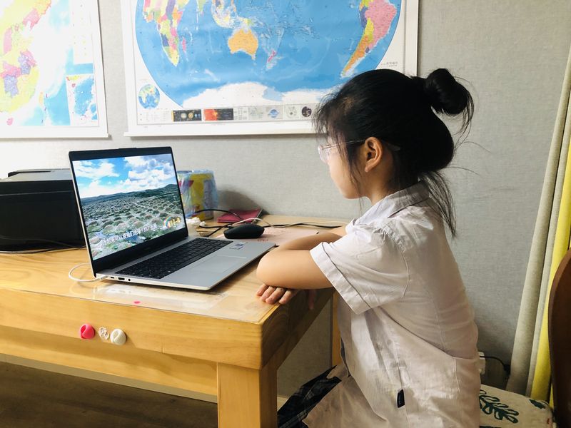 开学第一课报道_html_68c09083.jpg
