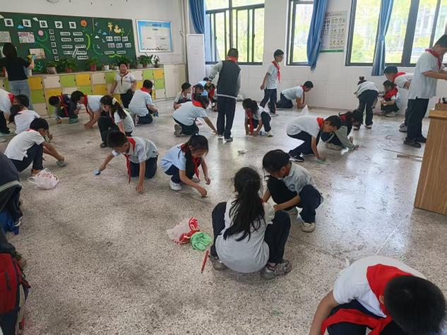 【正学丁三·德育】“劳动桥梁跨家校，润心铺路向未来”——南京市丁家庄第三小学开展劳动周主题系列活动侧记_html_4e82cf14.jpg