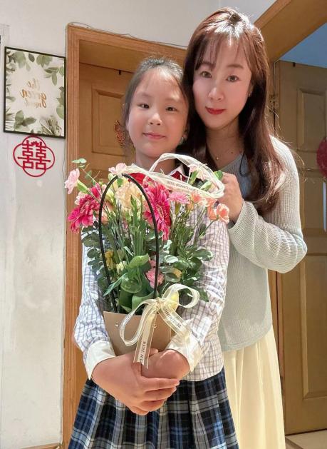 【正学丁三·德育】感受花之魅力，细品如花童年 (1)(1)_html_m3a8a449.jpg