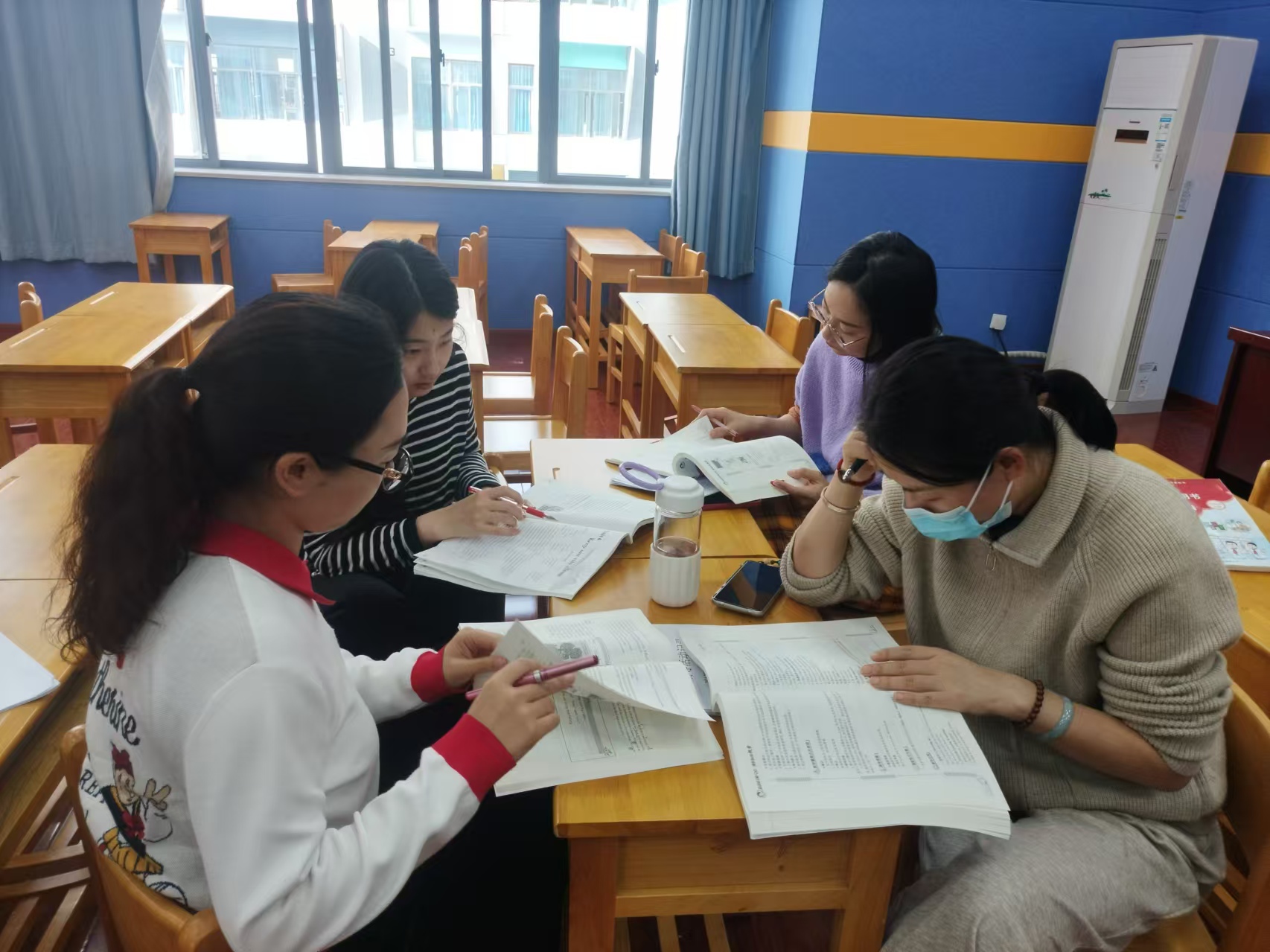 【正学丁三•教学】研读新教材 赋能共成长——南京市丁家庄第三小学英语组校本主题理论学习活动（三）_html_4950ab67.jpg
