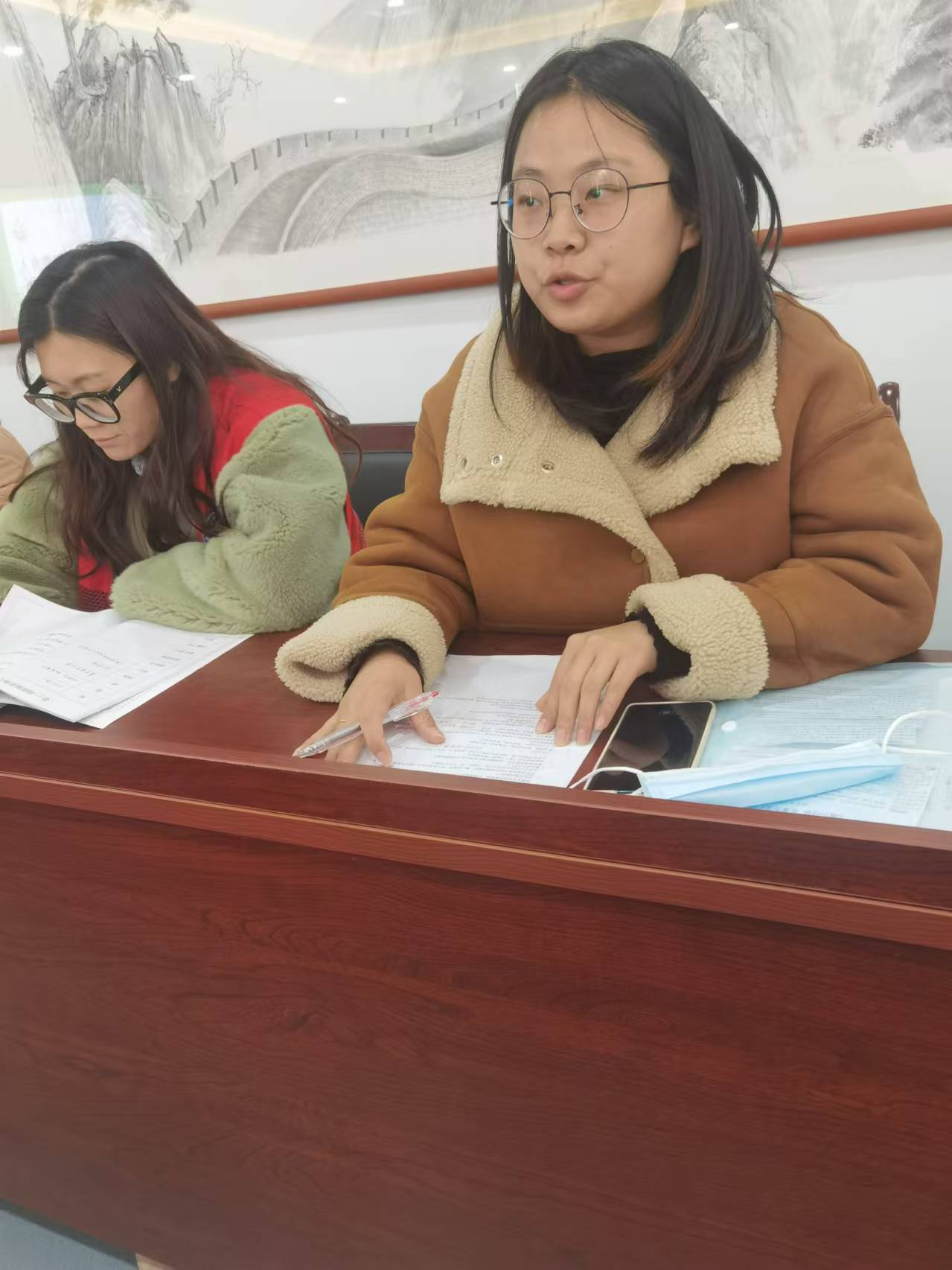 11.28班主任会议报道_html_m5f12edb8.jpg