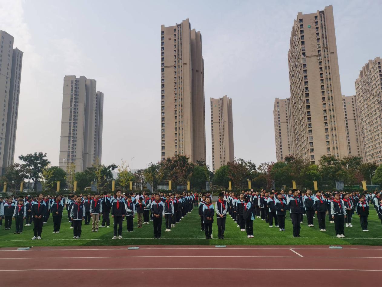 【正学丁三·德育】消防记心中 安全伴我行———丁家庄第三小学第十周消防月主题升旗仪式_html_5489ce83.jpg