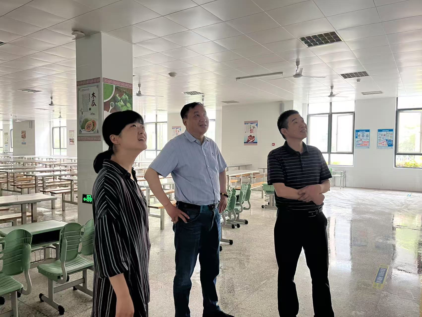 【正学·丁三】安全督导筑防线 精准把脉促提升——栖霞区责任督学5月“校园安全”督导侧记(1)_html_7bf8d1ad.jpg