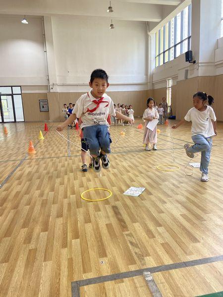 无纸化新闻报道(1)_html_7c374033.jpg
