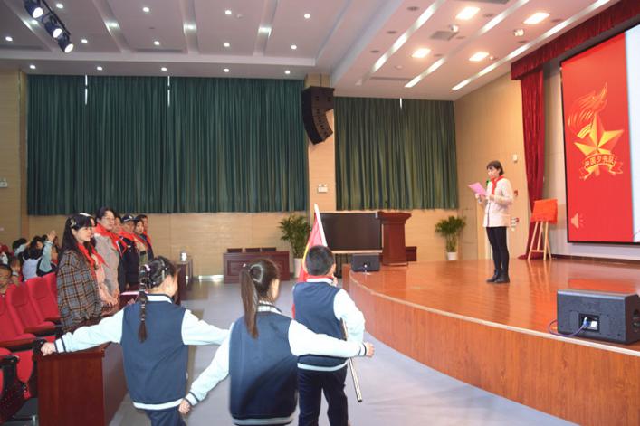 【正学丁三】从小学先锋 争做好队员_html_20840a92.jpg