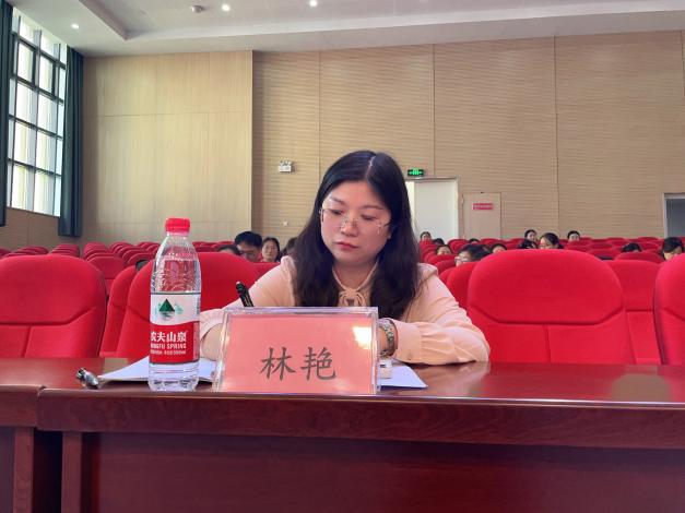 11.2丁家庄第三小学数学组校本研修活动侧记_html_m6dd6d3c4.jpg