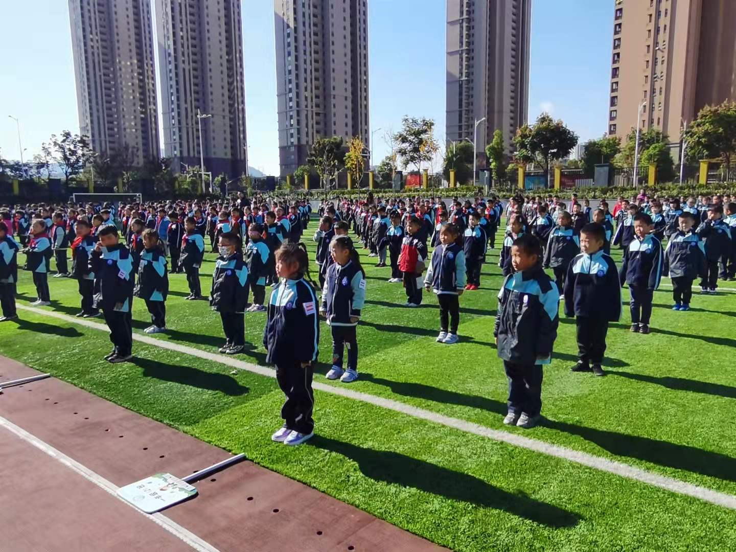 文明就餐升旗报道_html_m29688605.jpg