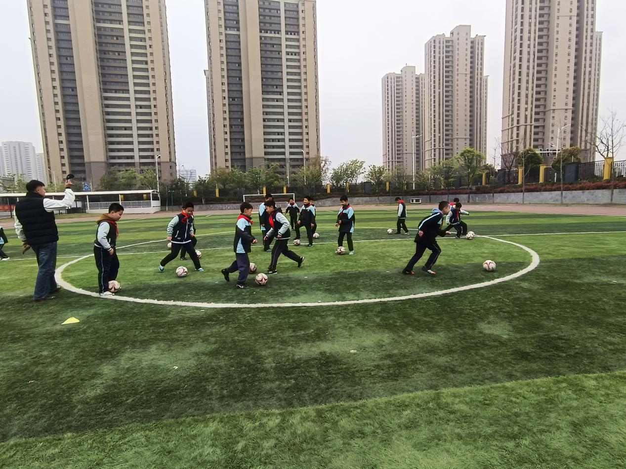 体育组赛课_html_5ee18756.jpg