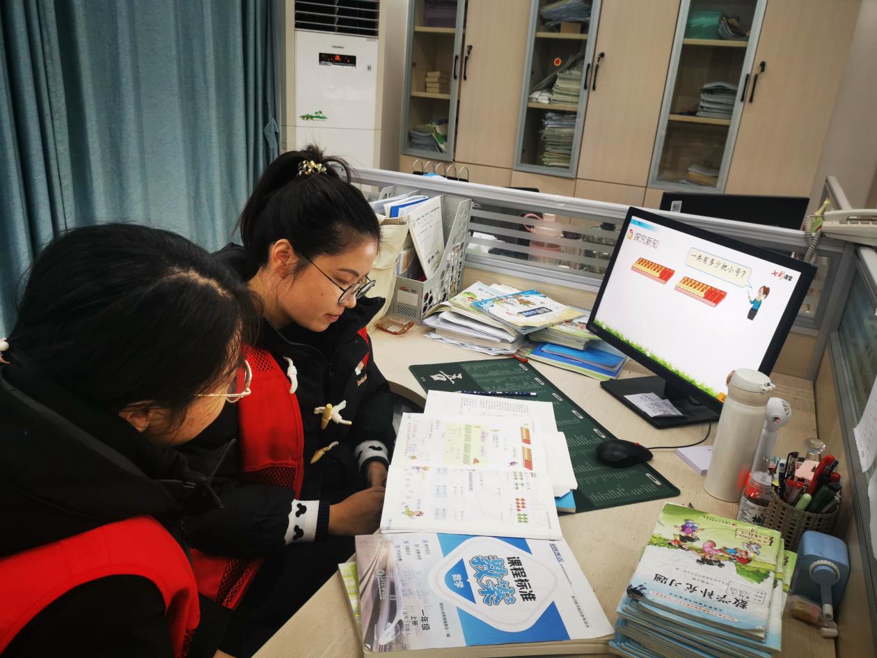 12.11第十五周数学集体备课报道_html_3de0178a.jpg