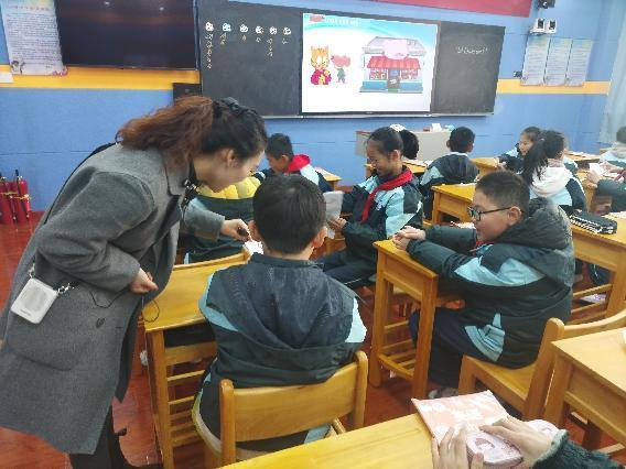 【正学丁三•教学】聚焦课程核心素养，探索单元整体教学 报道_html_7da9446.jpg