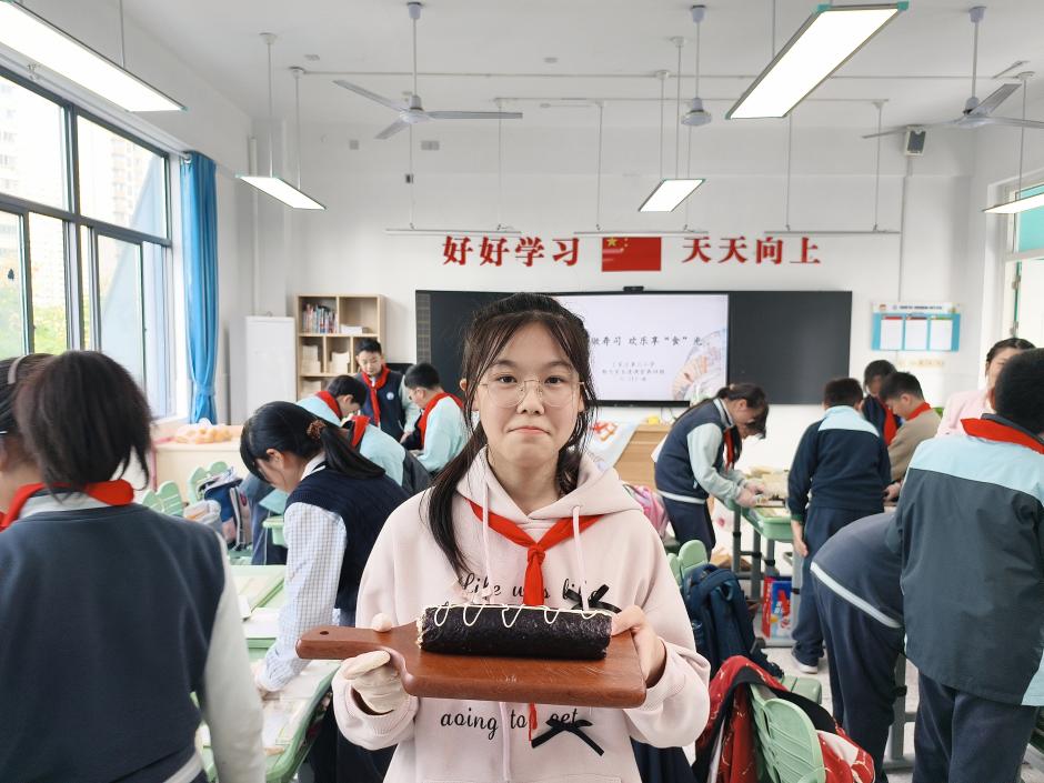 【正学丁三】巧手做寿司，欢乐享“食”光——丁家庄第三小学魅力家长进校园第四期活动_html_m7f25bd8e.jpg