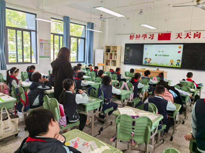 满媛 防校园霸凌报道_html_5ab62b95.jpg