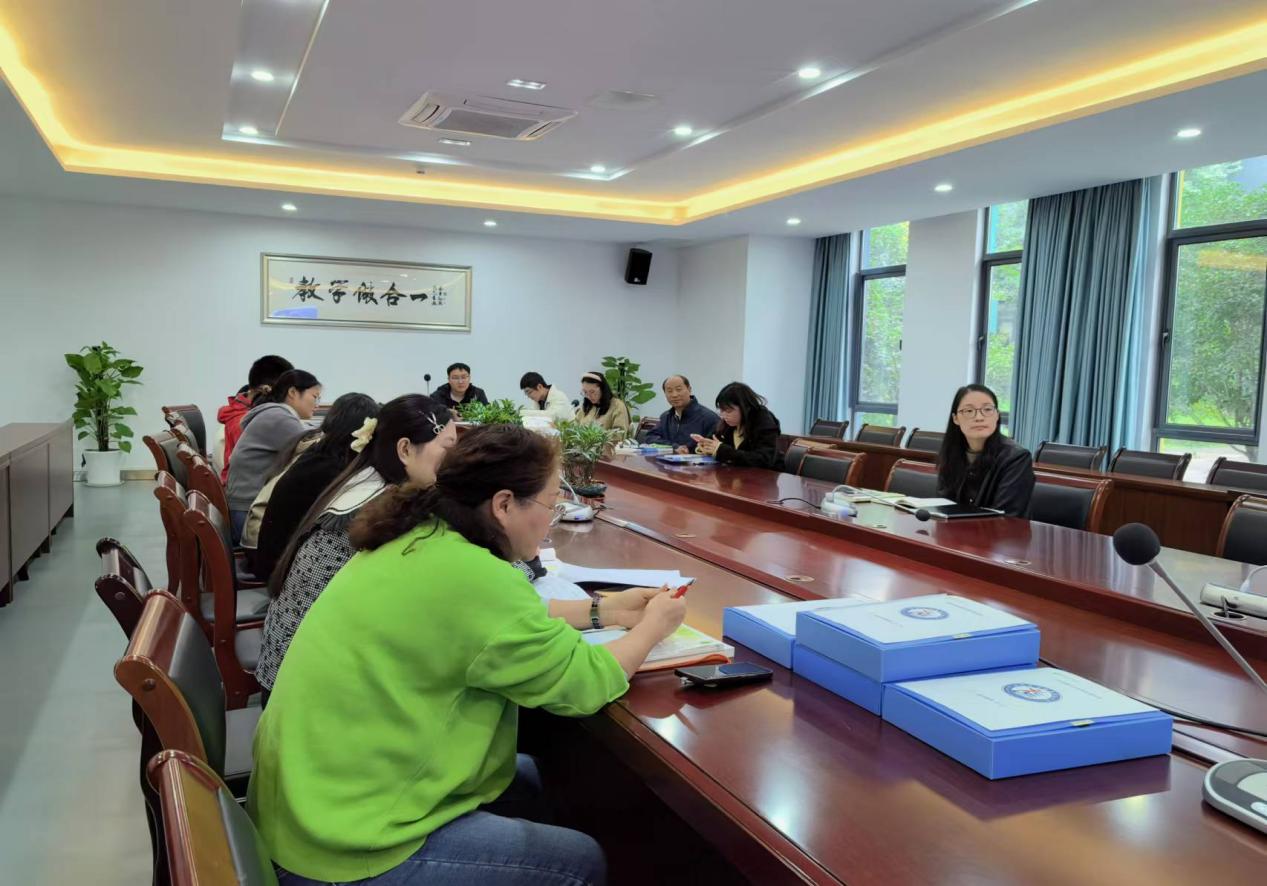 10.22数学组第八周集体备课活动侧记_html_32807d05.jpg