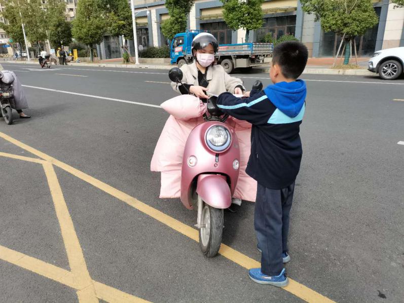 垃圾分类益处多，环境保护靠你我_html_m55ba8c1d.jpg