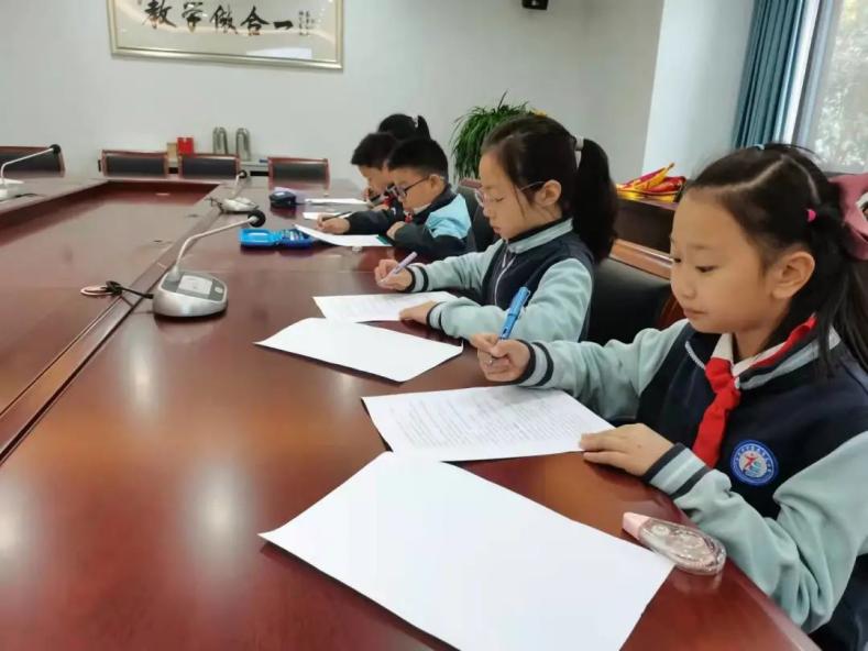 【正学丁三】初心承百年，雏鹰竞未来_html_25751ff3.jpg