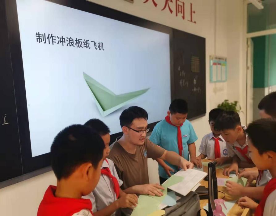 课程报道_html_m6e13cf14.jpg