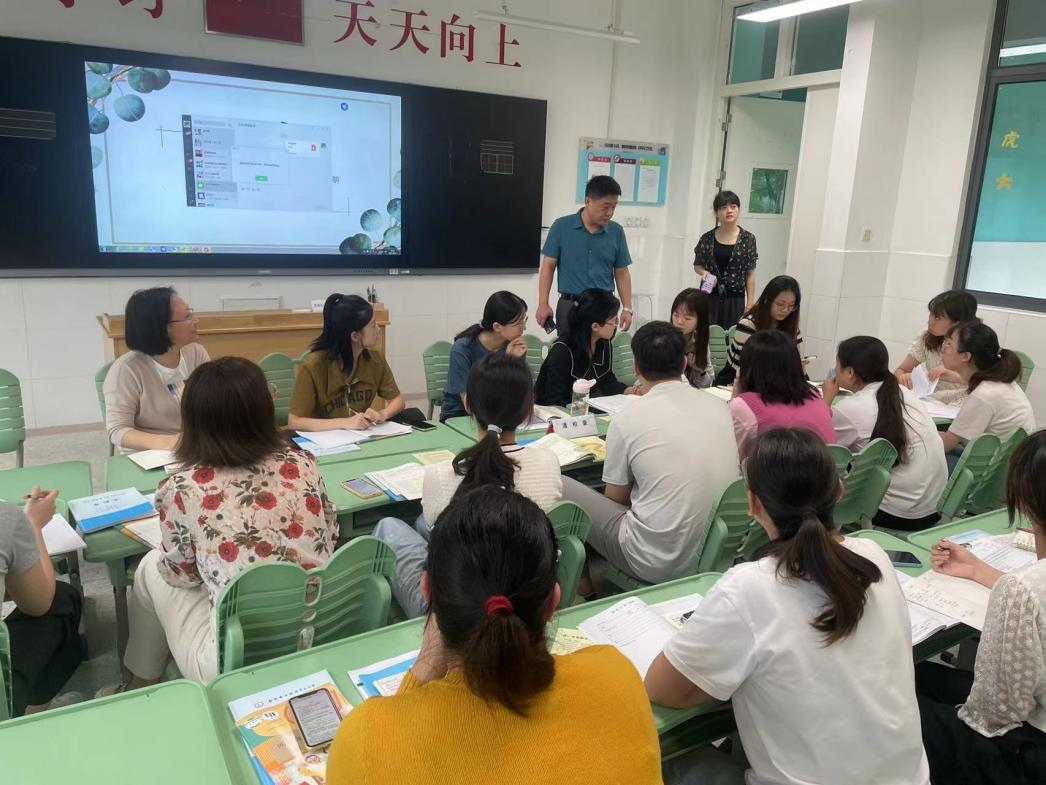 【正学丁三】聚科组力量 展学科风采(1)_html_2bde17ce.jpg