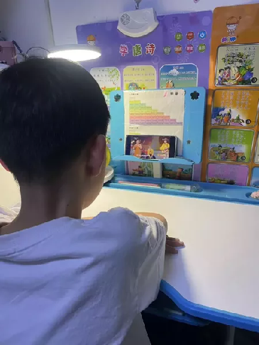 正学丁三 德育 情暖五月 感恩有您(1)_html_m1b1e20f0.png