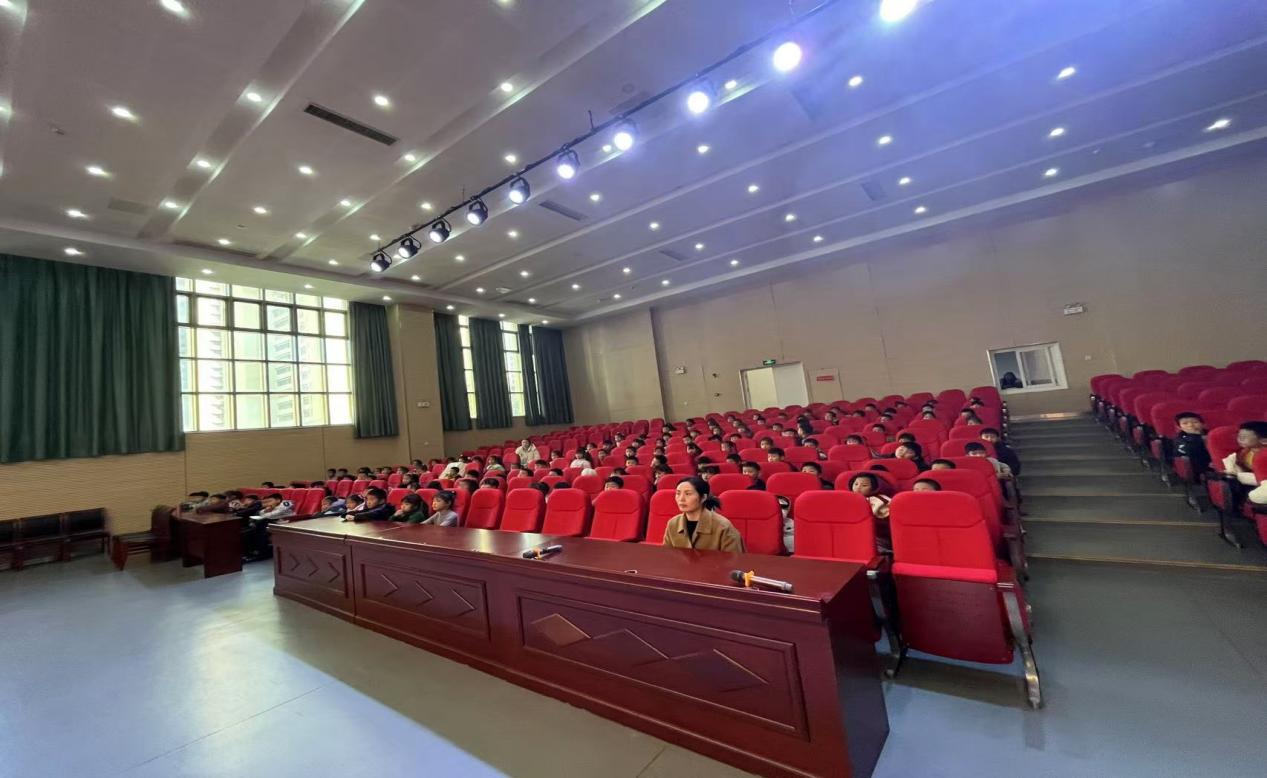 【正学丁三·教学】绘本润心灵，快乐共分享——南京市丁家庄第三小学一年级读书节展示活动(1)_html_m493b22a8.jpg
