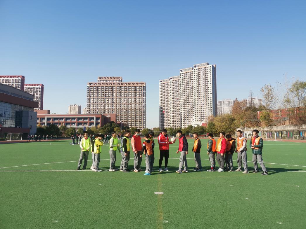 附中丁家庄校长杯足球比赛新闻_html_m1d3c97df.jpg